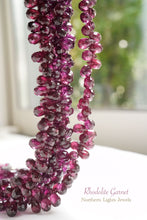 画像をギャラリービューアに読み込む, 宝石質 ロードライトガーネット 19cm 小粒 ファセットドロップ