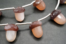 画像をギャラリービューアに読み込む, (2/8粒)高品質 ムーンストーン どんぐり カービングビーズ