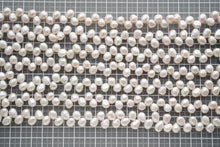 Load image into Gallery viewer, 高品質 淡水パール クレオ穴 白〜クリーム バロック 40cm