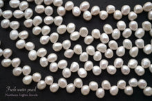 Load image into Gallery viewer, 高品質 淡水パール クレオ穴 白〜クリーム バロック 40cm