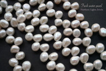 Load image into Gallery viewer, 高品質 淡水パール クレオ穴 白〜クリーム バロック 40cm