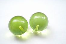 Load image into Gallery viewer, (No.1-3)琥珀 アンバー 片穴あき ペア ルース 丸玉 草木染