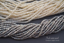 画像をギャラリービューアに読み込む, (グレー/白)淡水パール 小粒ボタン 2x3.5mm 36cm