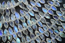 Load image into Gallery viewer, (半連/1連)高品質 ホワイト ラブラドライト ブルームーンストーン ファセットマーキス