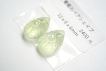 Load image into Gallery viewer, (No.3-15)宝石質 ジェムストーン ルース 穴あき カービング