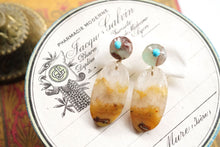 Load image into Gallery viewer, (No.1-32)モンタナアゲート ペアルース 上部穴あき ペアシェイプ オーバル