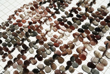 Load image into Gallery viewer, (No.1-5)宝石質 タンザニア産 スキャポライト プレーンペアシェイプ