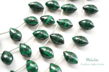 画像をギャラリービューアに読み込む, (半連/1連)宝石質 マラカイト 小さめ フラットシャンデリア マイクロカット