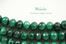 Load image into Gallery viewer, (1連)宝石質 マラカイト ファセットロンデル ボタン マイクロカット
