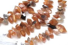 Load image into Gallery viewer, 上質 ゴールデンシャイン ムーンストーン タンブルカット