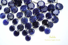 Load image into Gallery viewer, (10pc/1連)上質 ソーダライト ダブルホール スライスカット ラウンド