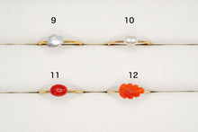 Load image into Gallery viewer, (1/4, half-strand, 1-strand) Akoya pearls from Ise-Shima, horn, poppy, untoned, natural gray