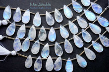 Load image into Gallery viewer, (2pc/10pc)宝石質 ホワイトラブラドライト レインボームーンストーン スムースペアシェイプ