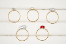 Load image into Gallery viewer, (1/4, half-strand, 1-strand) Akoya pearls from Ise-Shima, horn, poppy, untoned, natural gray