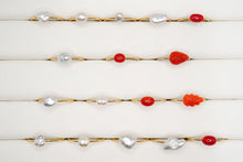 Load image into Gallery viewer, (1/4, half-strand, 1-strand) Akoya pearls from Ise-Shima, horn, poppy, untoned, natural gray