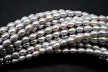 Load image into Gallery viewer, Freshwater Pearl Poppy Baroque Creo Hole White 38 cm