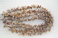 Load image into Gallery viewer, (1 row 35 cm, 25 pieces) Freshwater pearl puff coin natural color mauve pink ~ purple