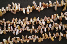 Load image into Gallery viewer, (1 row 35 cm, 25 pieces) Freshwater pearl puff coin natural color mauve pink ~ purple