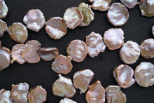 画像をギャラリービューアに読み込む, (半連/1連)淡水パール 天然色パープル ゴールド 花びら ケシ風