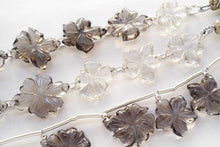 画像をギャラリービューアに読み込む, (フロント穴/2つ穴)宝石質 スモーキークォーツ お花 フラワーカービング