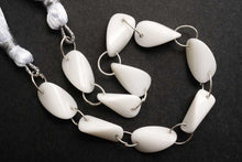 Load image into Gallery viewer, (No.1-3)高品質 ホワイトアゲート オリーブ ツイステッドオーバル