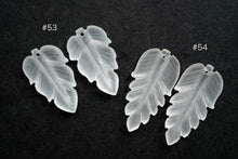 画像をギャラリービューアに読み込む, (No.53.54)宝石質 ロック・クリスタル 葉っぱ リーフカービング