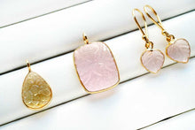 画像をギャラリービューアに読み込む, (No.51-59)宝石質 ジェムストーン カービング ルース 銀製フレーム(K18gp) ペンダント ピアス