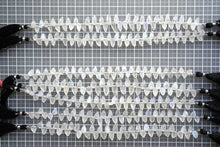 画像をギャラリービューアに読み込む, (半連/1連)上質 ホワイトラブラドライト レインボームーンストーン リーフカービング