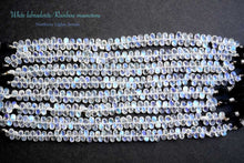 Load image into Gallery viewer, (半連/1連)宝石質 ホワイトラブラドライト レインボームーンストーン ファセットペアシェイプ