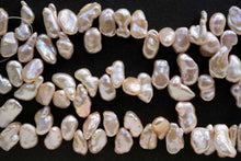 Load image into Gallery viewer, Freshwater Pearl Poppy Baroque Creo Hole White 38 cm