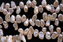 Load image into Gallery viewer, Freshwater Pearl Poppy Baroque Creo Hole White 38 cm