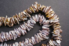 Load image into Gallery viewer, (1 row 41cm) Freshwater pearl center hole poppy baroque white @ 29 yen