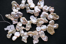 Load image into Gallery viewer, Freshwater Pearl Poppy Baroque Creo Hole White 38 cm