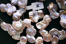 Load image into Gallery viewer, Freshwater Pearl Poppy Baroque Creo Hole White 38 cm