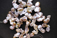 Load image into Gallery viewer, Freshwater Pearl Poppy Baroque Creo Hole White 38 cm