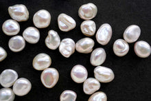 画像をギャラリービューアに読み込む, (4pc)淡水パール ホワイト 無穴ルース ケシ風 バロック