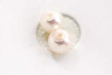 画像をギャラリービューアに読み込む, (5-5.5mm/8.5-9mm)あこや ペアルース 3/4 片穴あき セミラウンド ベビーパール