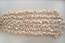 Load image into Gallery viewer, Freshwater Pearl Poppy Baroque Creo Hole White 38 cm