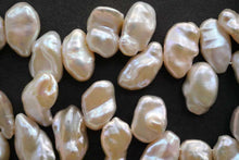 Load image into Gallery viewer, Freshwater Pearl Poppy Baroque Creo Hole White 38 cm