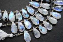 Load image into Gallery viewer, (2/10pc)宝石質 ホワイトラブラドライト ブラックスポット スムース ペアシェイプ