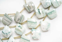 画像をギャラリービューアに読み込む, (2/10pc)グリーンバンデッドオパール ファセット リーフシェイプ