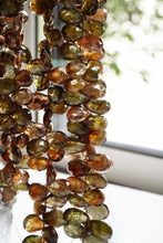 Load image into Gallery viewer, (#96-101)上質 アンダリュサイト ファセットペアシェイプ