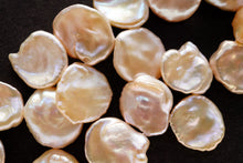 画像をギャラリービューアに読み込む, (4pc/半連/1連) 高品質 淡水パール 天然色ライトオレンジ 41cm ケシ風 ペタル 花びら