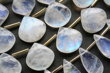 Load image into Gallery viewer, 宝石質 ホワイトラブラドライト レインボームーンストーン スムースマロンシェイプ