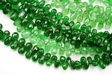 画像をギャラリービューアに読み込む, (ライト/ダーク) 宝石質 ツァボライト 19cm ファセット ドロップ グリーンガーネット