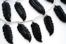 Load image into Gallery viewer, (2pcs/8pcs)ブラックオニキス フェザーカービング 羽