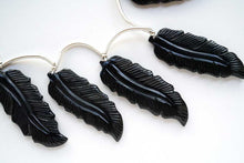 Load image into Gallery viewer, (2pcs/8pcs)ブラックオニキス フェザーカービング 羽