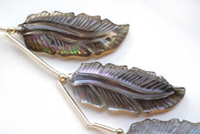 Load image into Gallery viewer, (2pcs/8pcs)MOP スモーキークォーツ フェザーカービング 羽