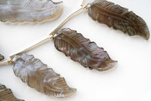 Load image into Gallery viewer, (2pcs/8pcs)MOP スモーキークォーツ フェザーカービング 羽