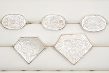 Load image into Gallery viewer, (#60-64)MOP 銀製 ブローチ 生地 フラワーカービング